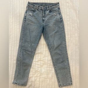 American Eagle Light Wash Mom Jean